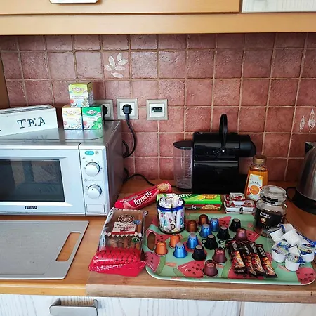 Seagulls - Within Walking Distance From Sea! *